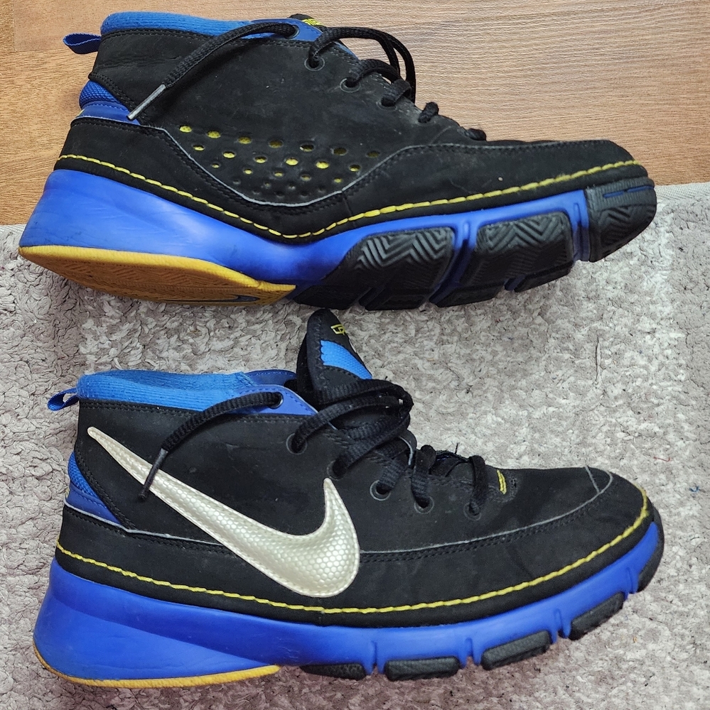 Nike Uptempo 2007 - Black And Blue good condition a little scraping on the front